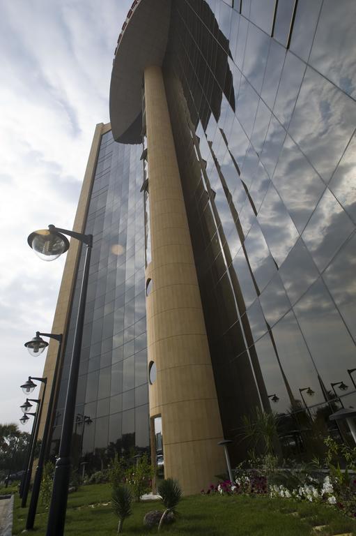 Eastyard Khobar Hotel - Formerly Ramada By Wyndham Khobar Esterno foto