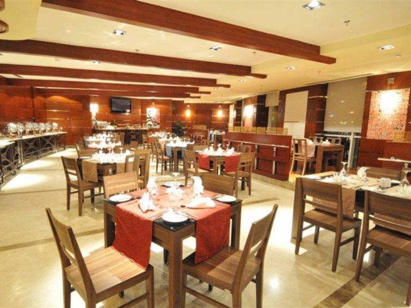 Eastyard Khobar Hotel - Formerly Ramada By Wyndham Khobar Esterno foto