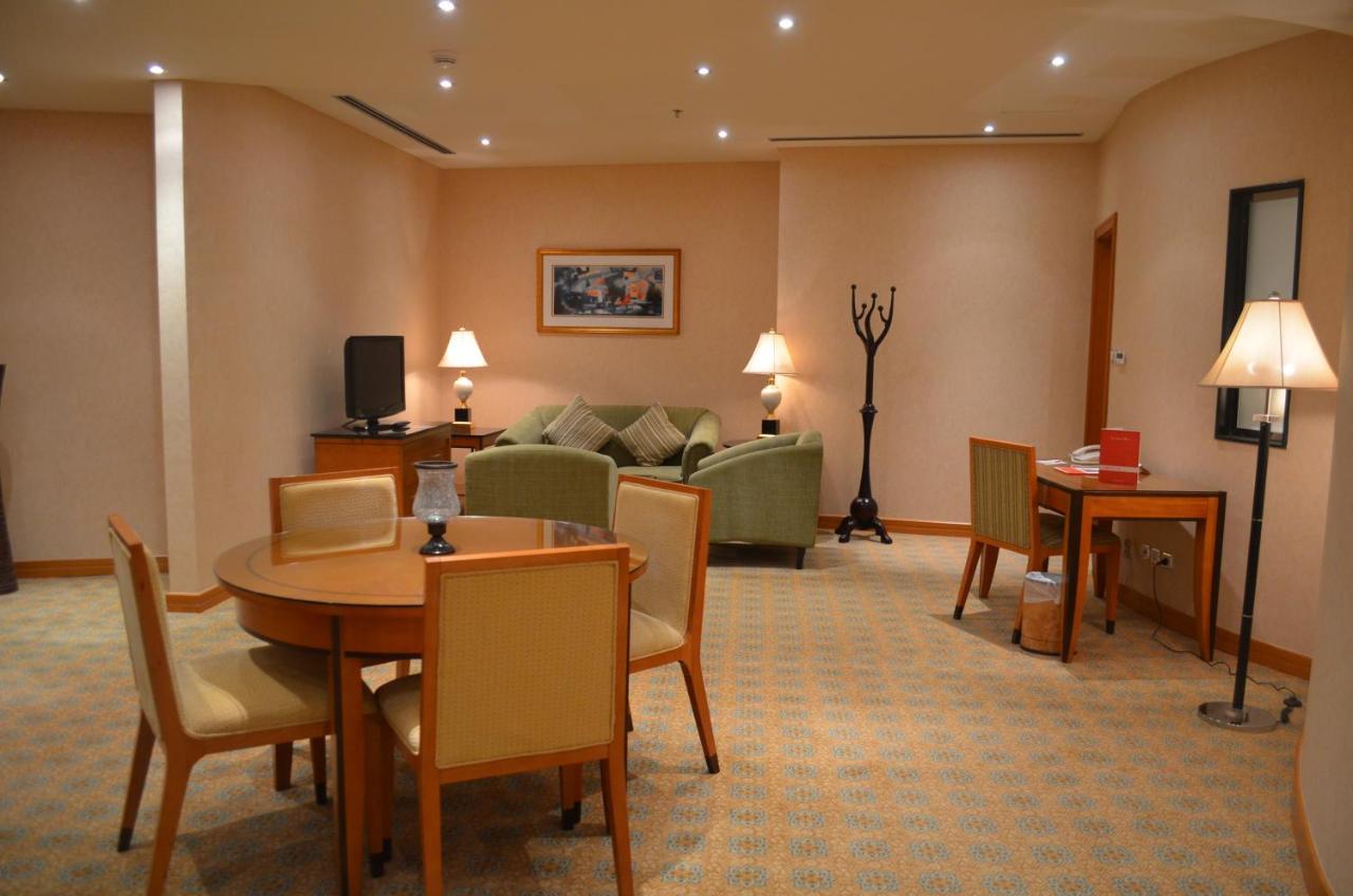 Eastyard Khobar Hotel - Formerly Ramada By Wyndham Khobar Esterno foto